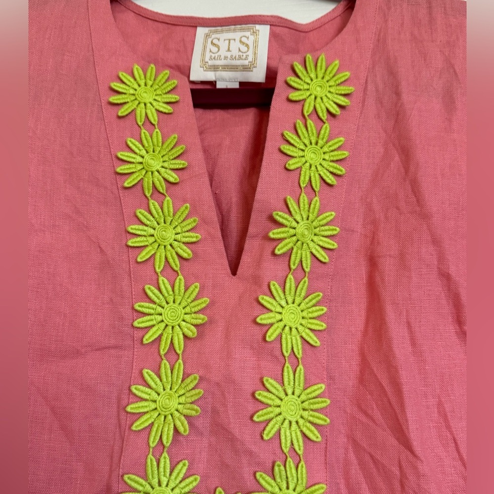 👉🏼LIKE NEW👈🏼 STS Sail 2 Sable Flower Embroidered Short Sleeve Linen Tunic Size:L - Picture 4 of 6